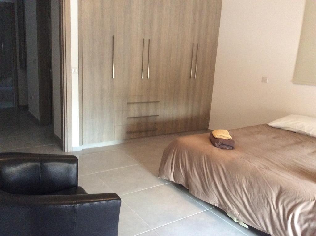 Niro Apartments Polis Bilik gambar