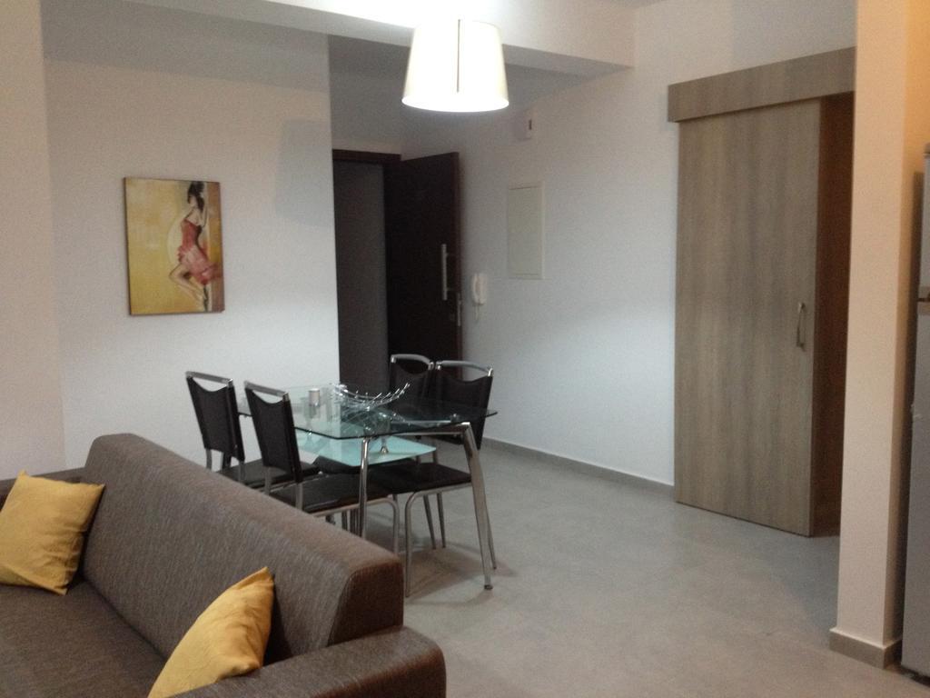 Niro Apartments Polis Bilik gambar